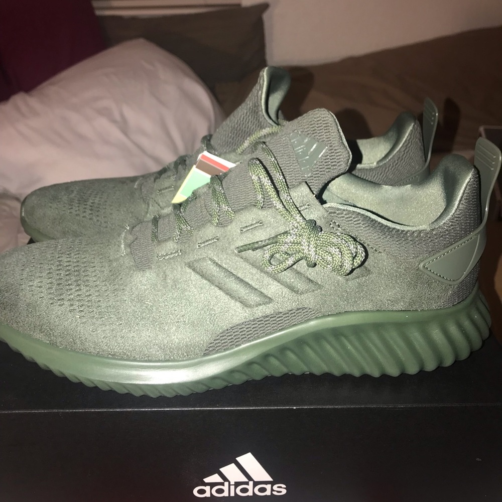 Adidas Alphabounce - Picture 1 of 3